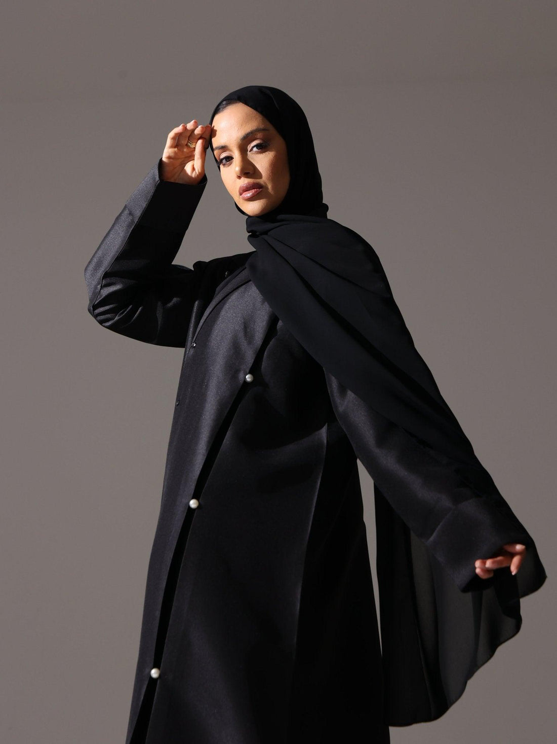 The Ultimate Guide to Choosing the Perfect Abaya for Your Body Type - Hals and Sals