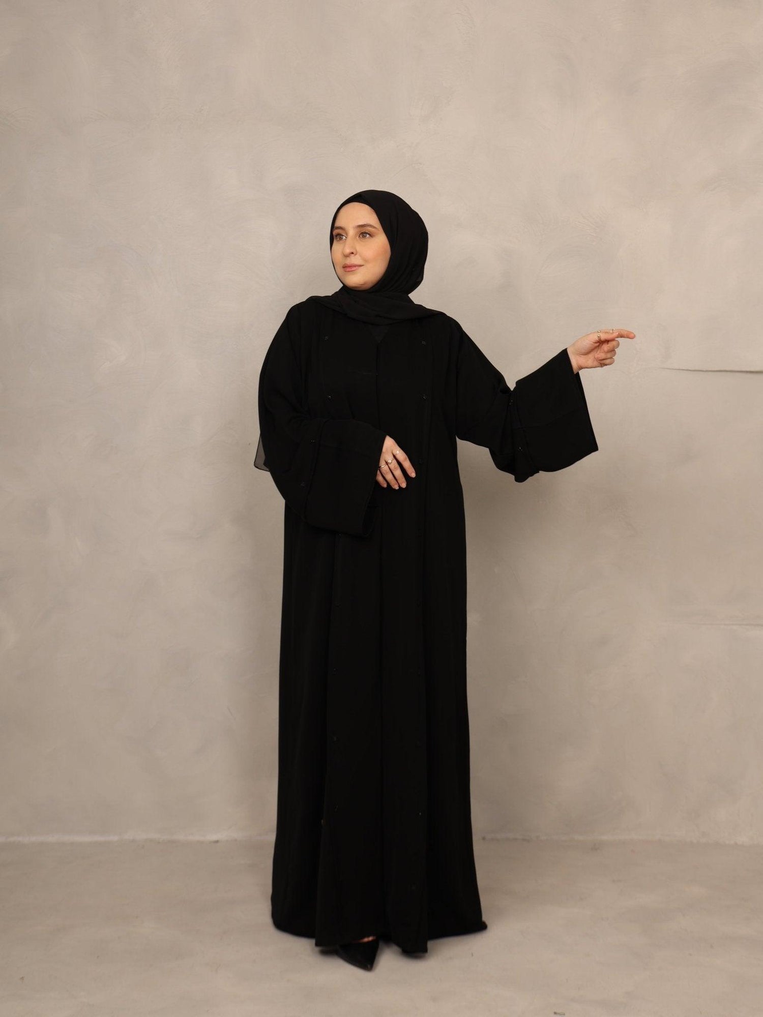 The History and Significance of the Hijab in Islamic Culture - Hals and Sals