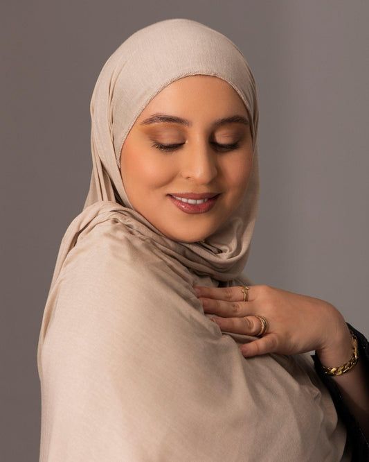 Premium Jersey Hijab – Sandstone - Hals and Sals