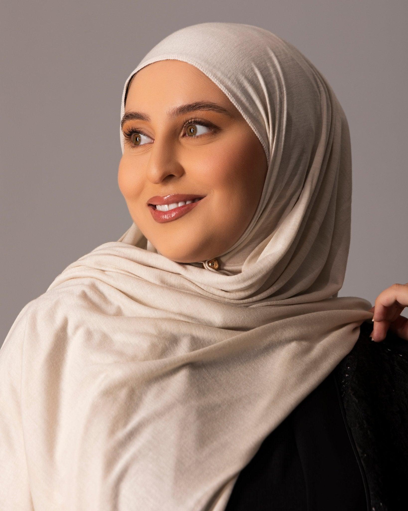 Premium Jersey Hijab – Soft beige - Hals and Sals