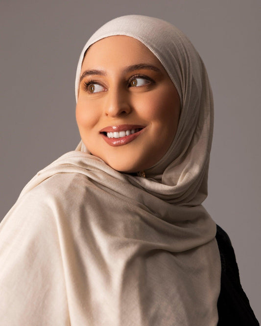 Premium Jersey Hijab – Soft beige - Hals and Sals