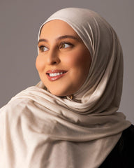 Premium Jersey Hijab – Soft beige - Hals and Sals