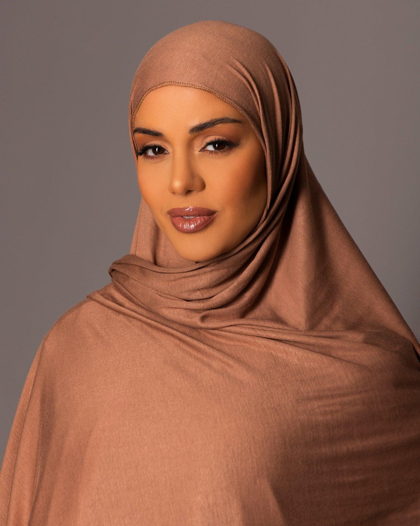 Premium oversize Jersey Hijab – Golden Sand - Hals and Sals