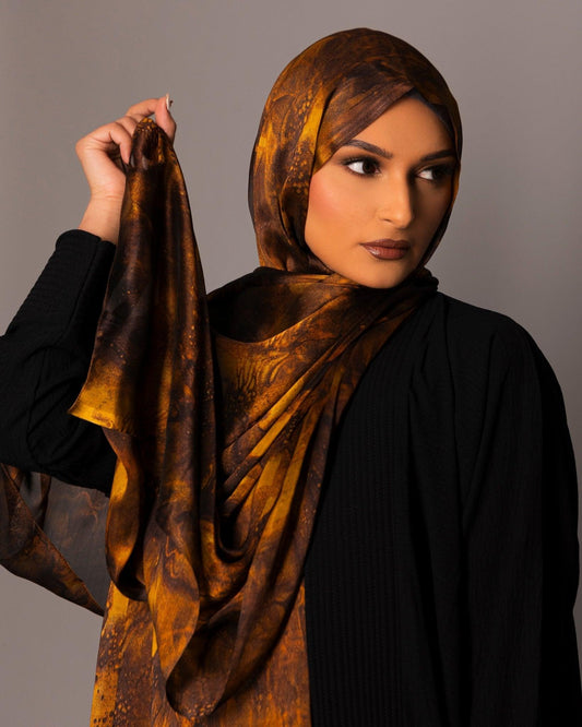 Printed Chiffon Hijab – Marble gold - Hals and Sals