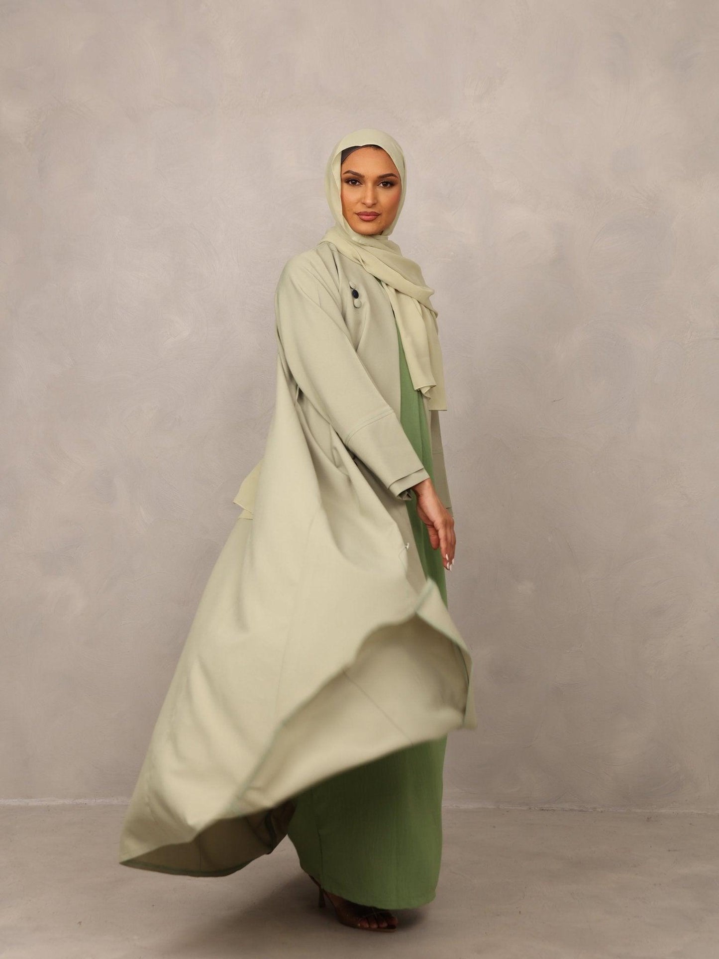 Sage Serenity Abaya - Hals and Sals
