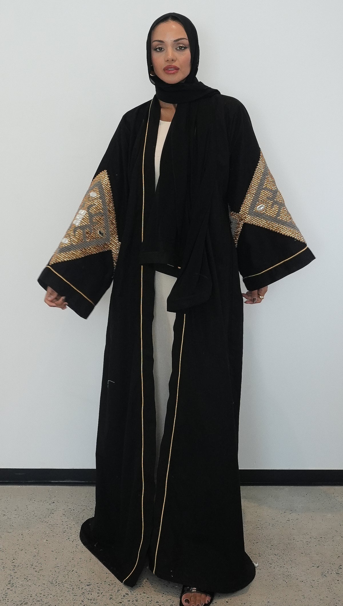 Aswad Abaya