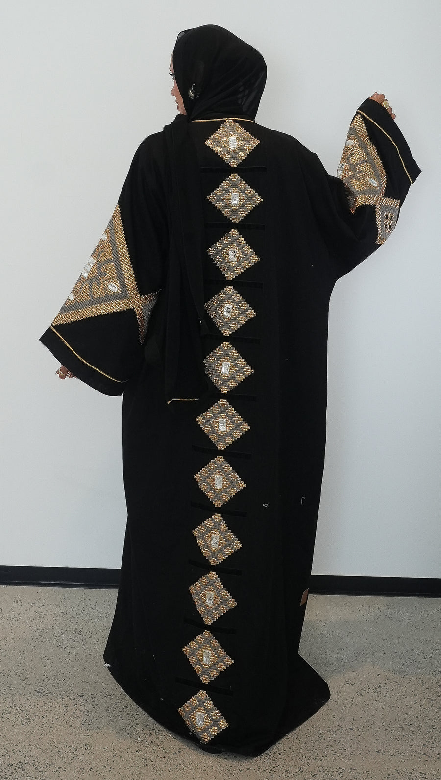 Aswad Abaya