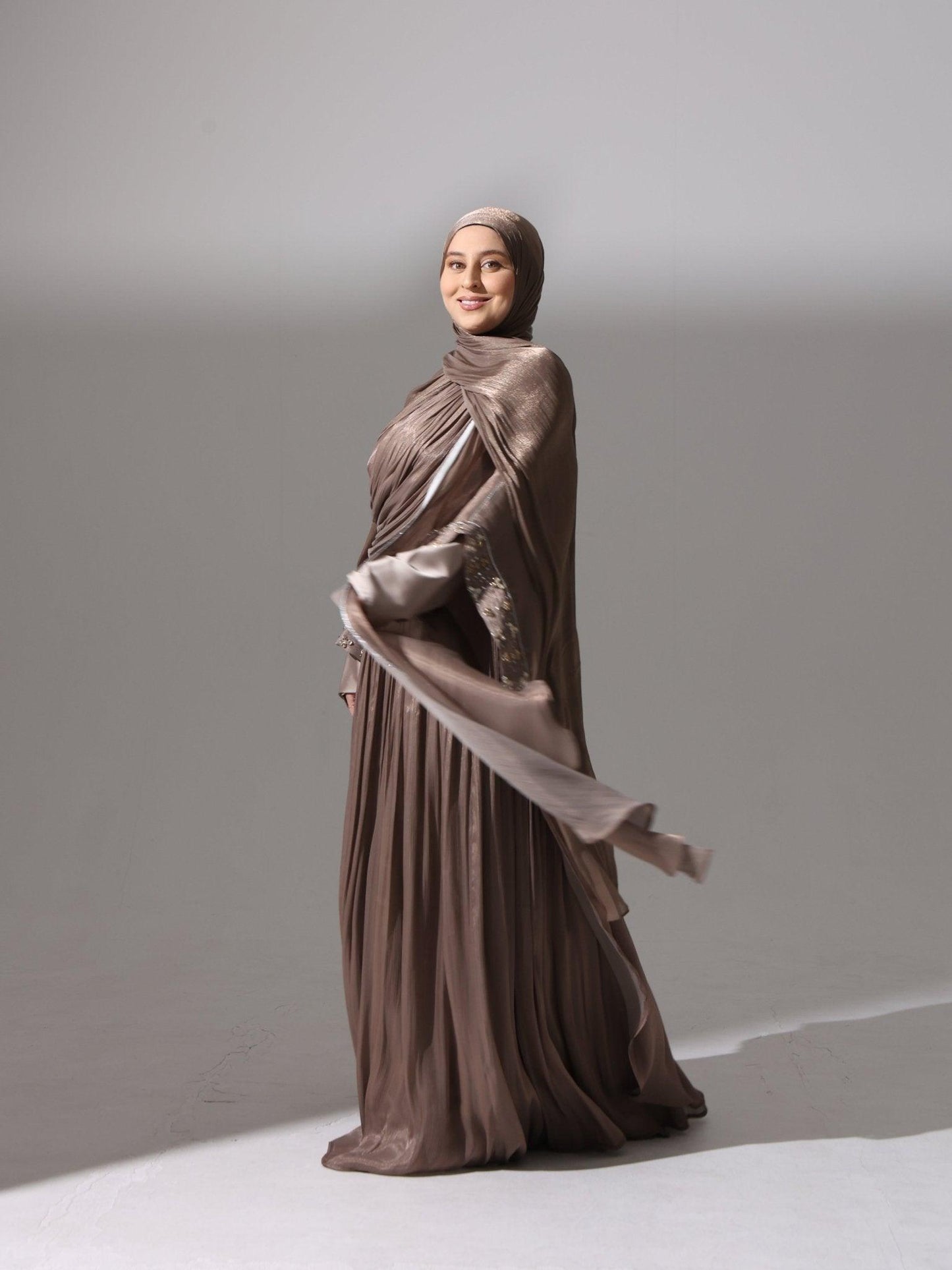 Taupe Elegance - Hals and Sals