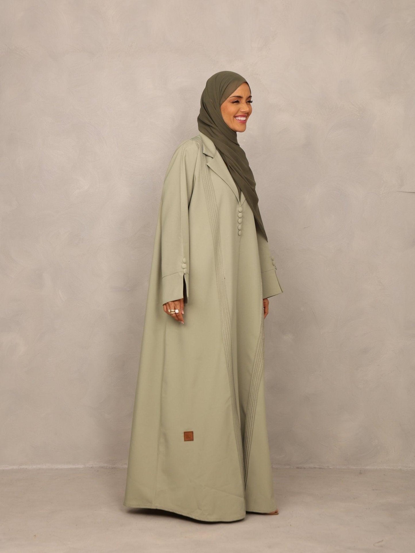 Serene Sage Abaya - Hals and Sals