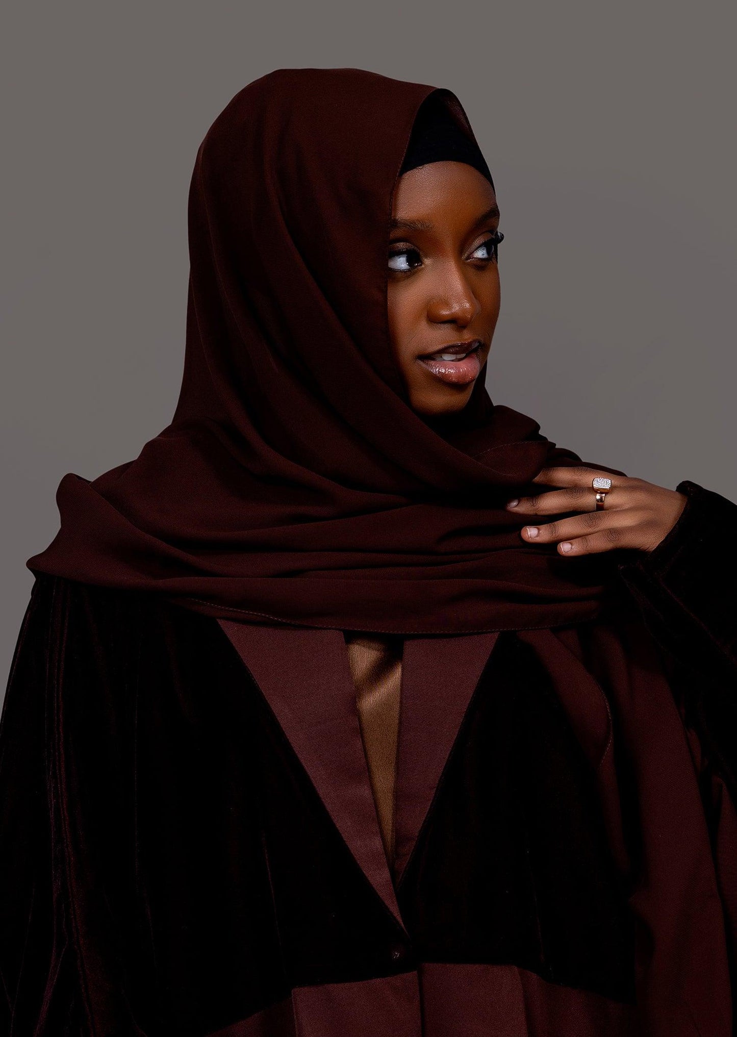Velvet Chestnut Brown Abaya set - Hals and Sals