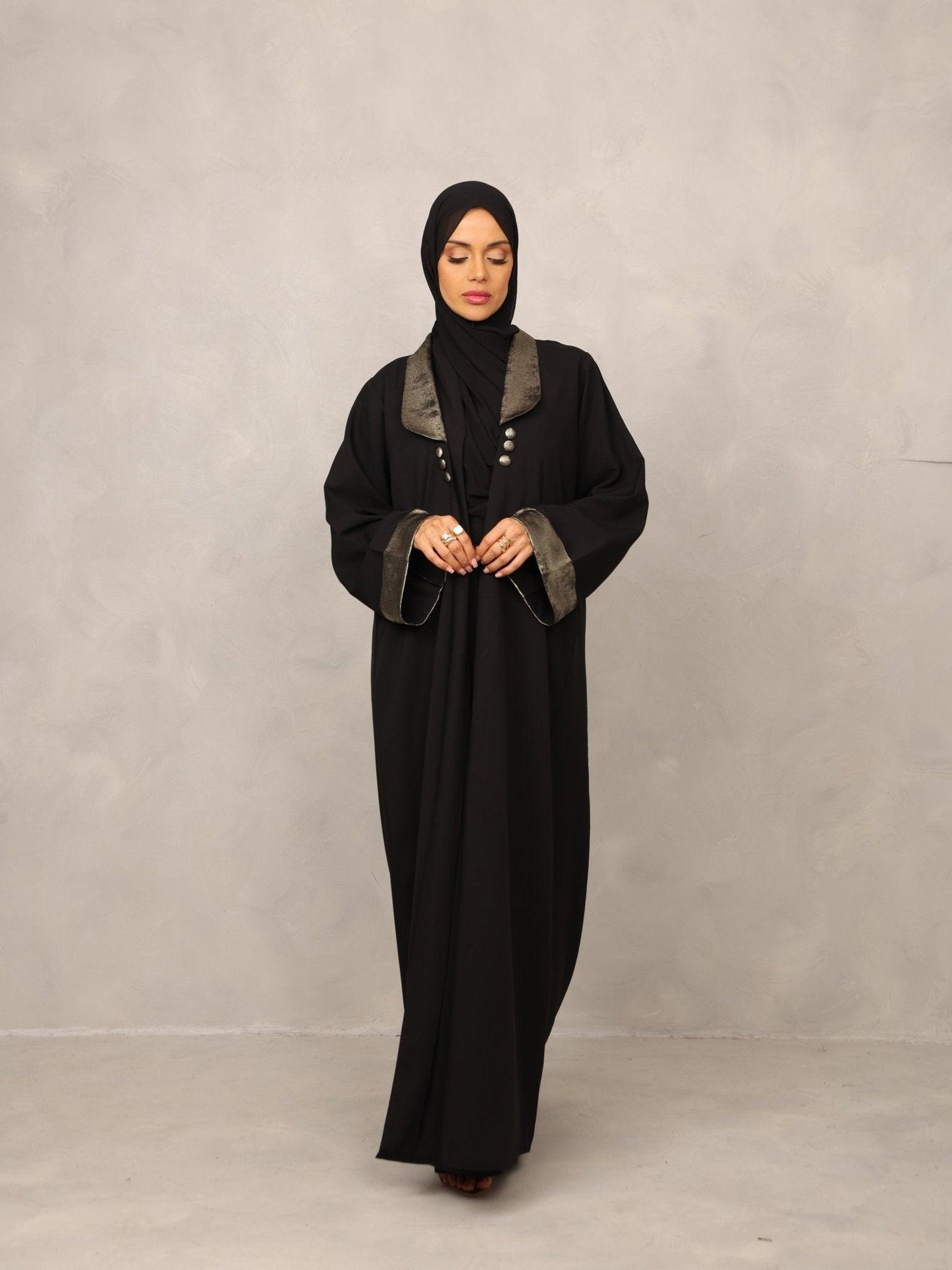 Obsidian Luxe Abaya - Hals and Sals