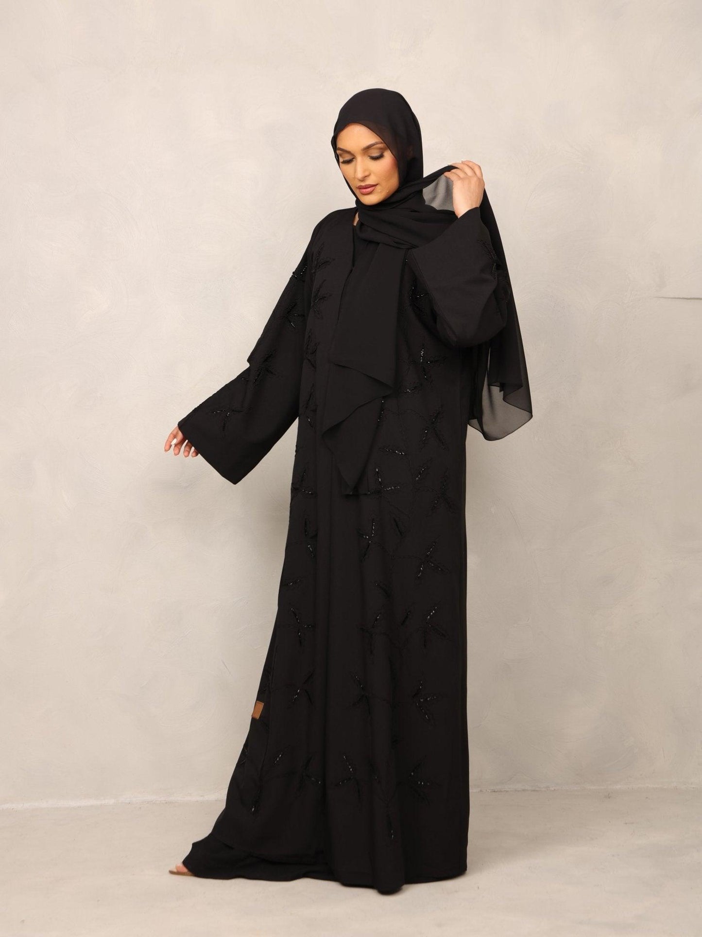Noir Blossom Abaya - Hals and Sals