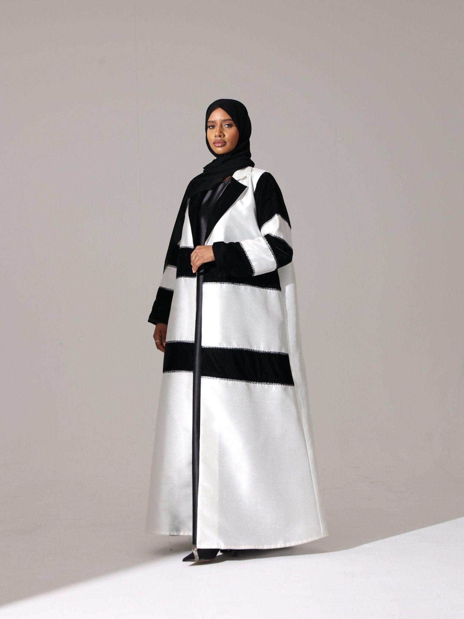 Monochrome Luxe Abaya - Hals and Sals