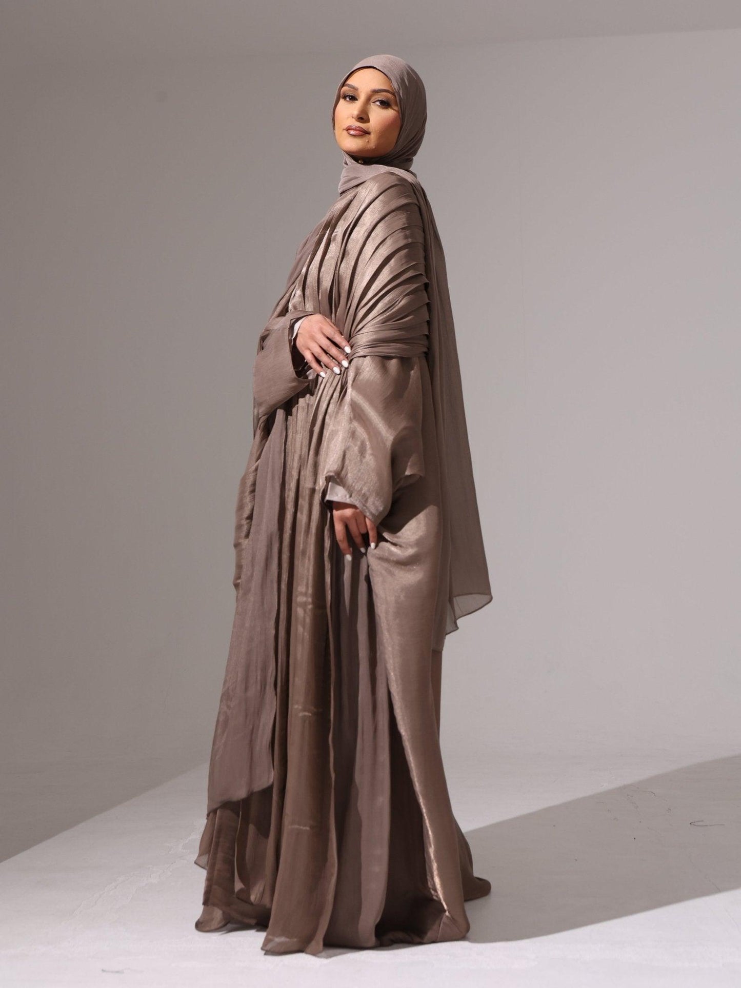 Elegant Mocha Abaya set - Hals and Sals