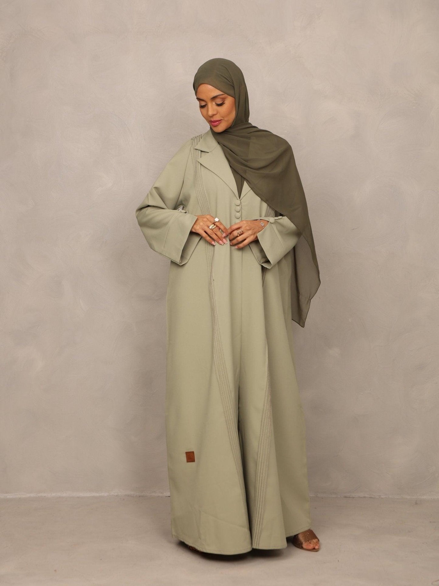 Serene Sage Abaya - Hals and Sals