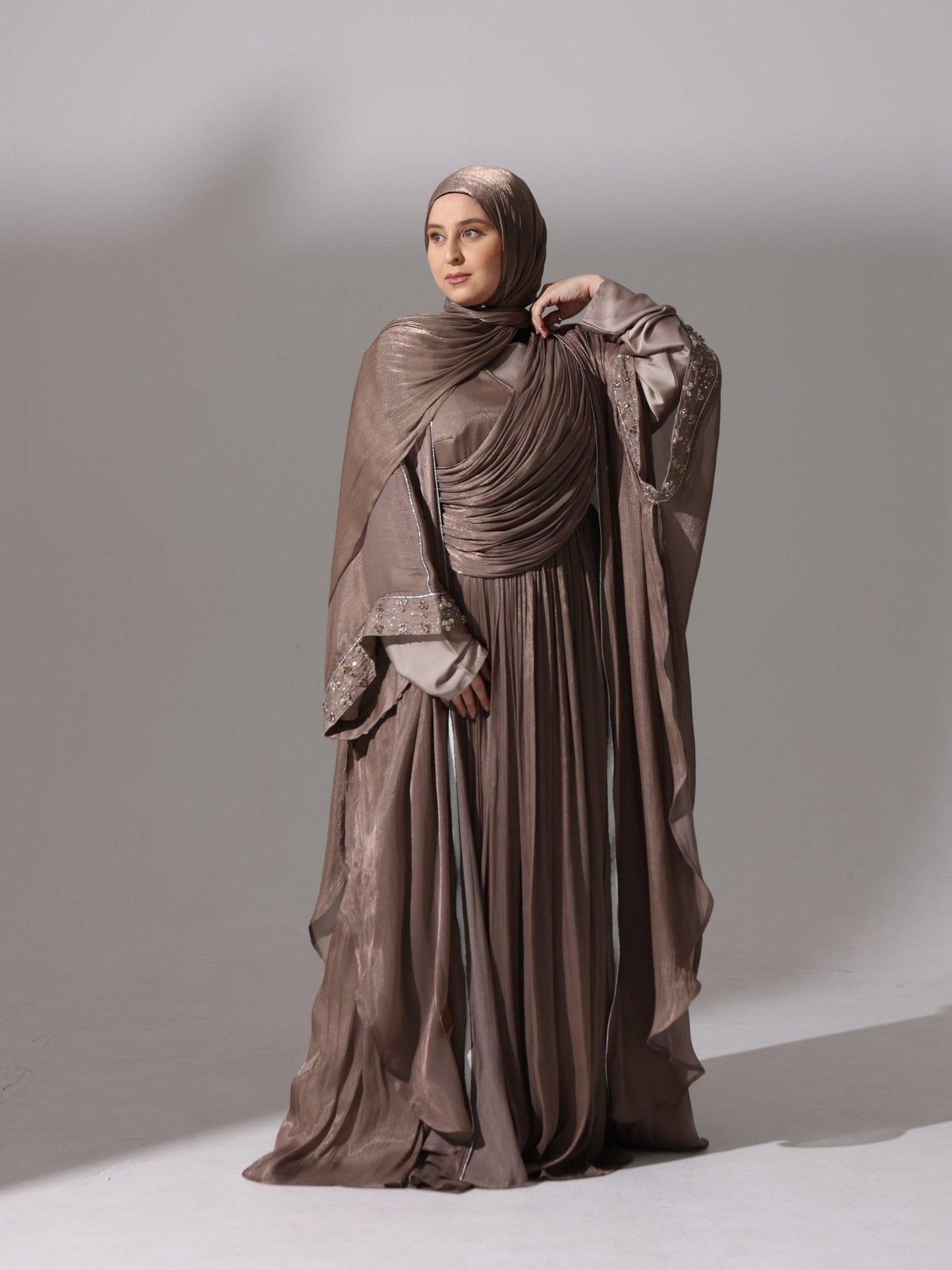 Taupe Elegance - Hals and Sals